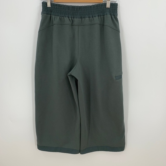 Athleta Triumph Hybrid Wide Crop Pant in Bali Green Sz S - Picture 5 of 16